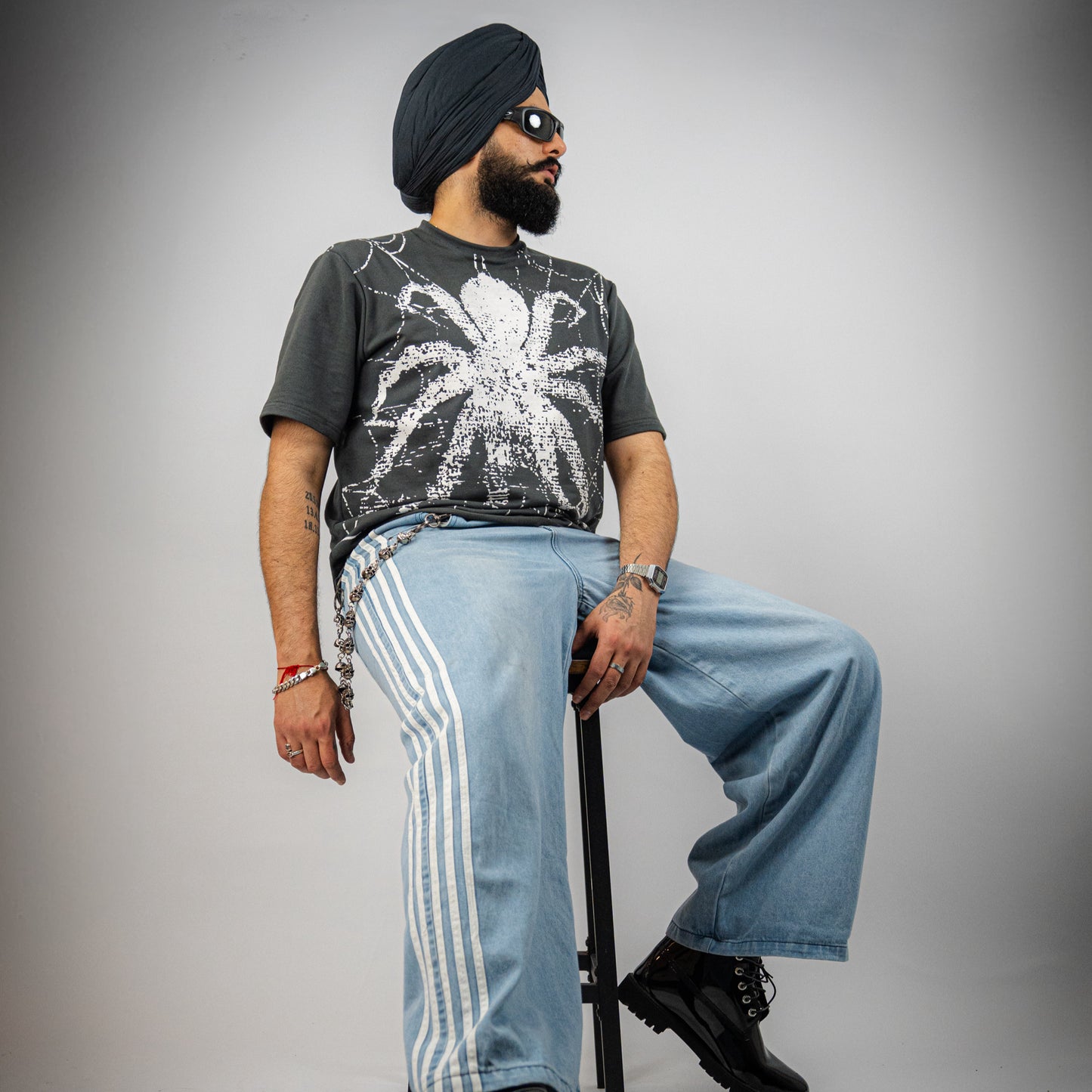 Arachnides Tee